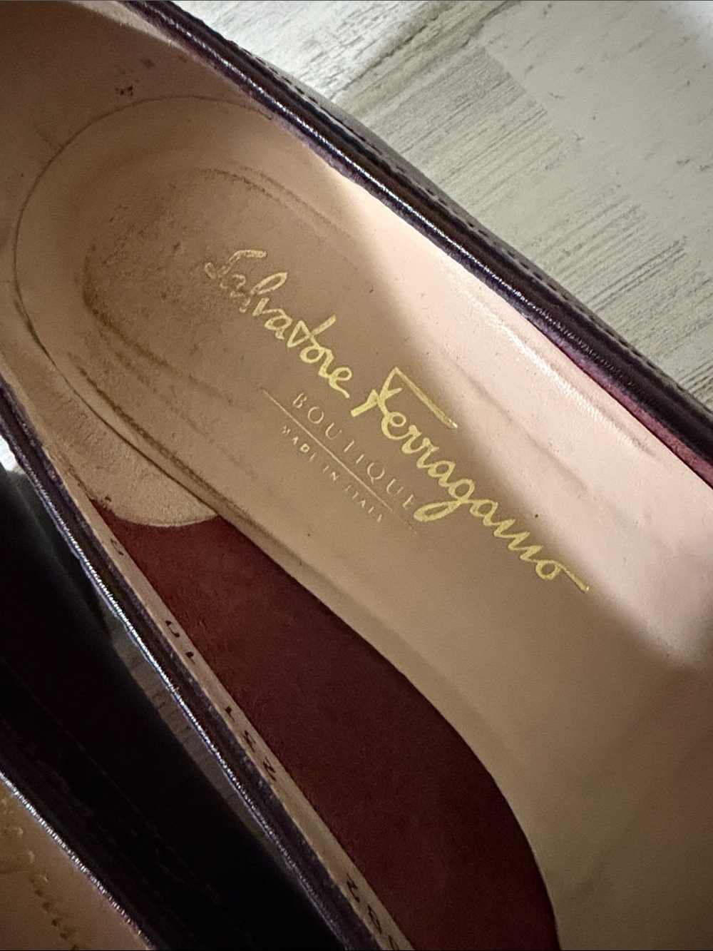 Salvatore Ferragamo Burgundy Croc-Accent Leather Pumps with Gold Buckle - Picture 3 of 11